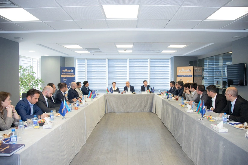 Emin Əmrullayev beşinci Yüksəliş müsabiqəsinin qalibləri ilə görüşüb