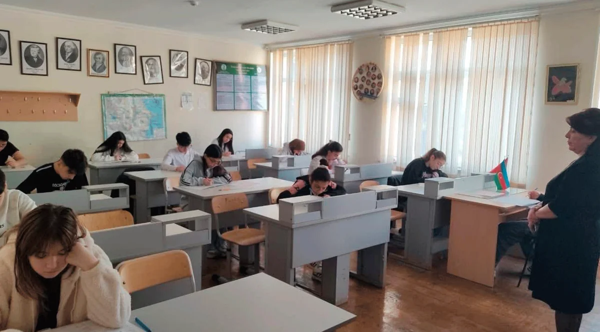 Yeni təmayül tədris modelinin tətbiq olunduğu iki məktəbdə monitorinq keçirilib