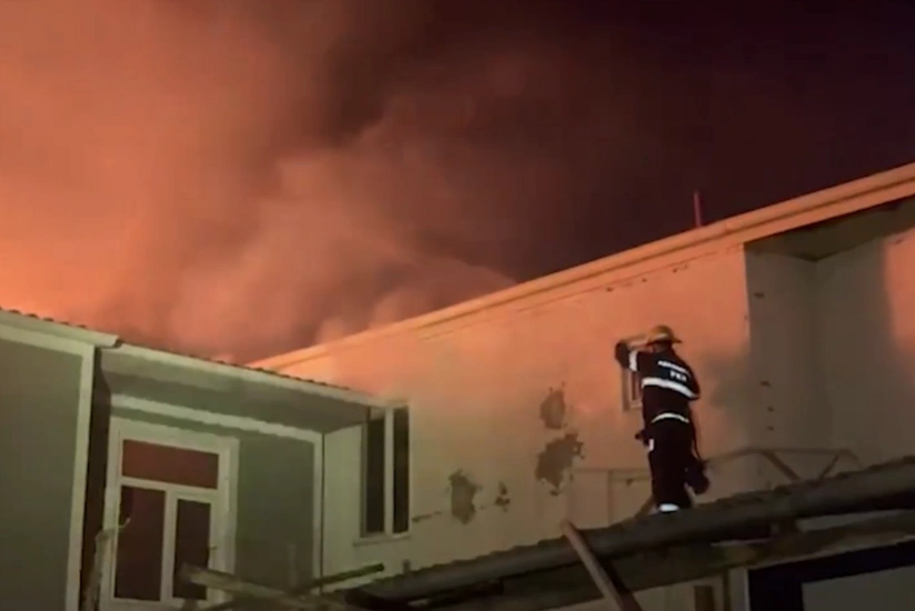 Bakıda evdə yanğın olub, iki nəfər xəsarət alıb