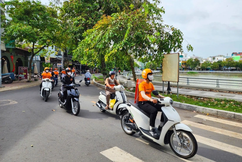 Hanoi plans $760 in support for residents switching to electric motorbikes