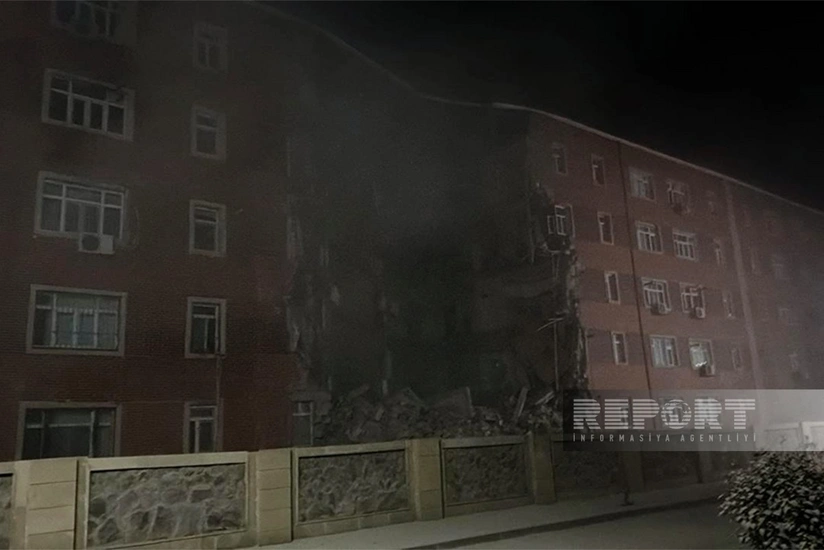 В Гёранбое обрушился подъезд аварийного пятиэтажного жилого дома