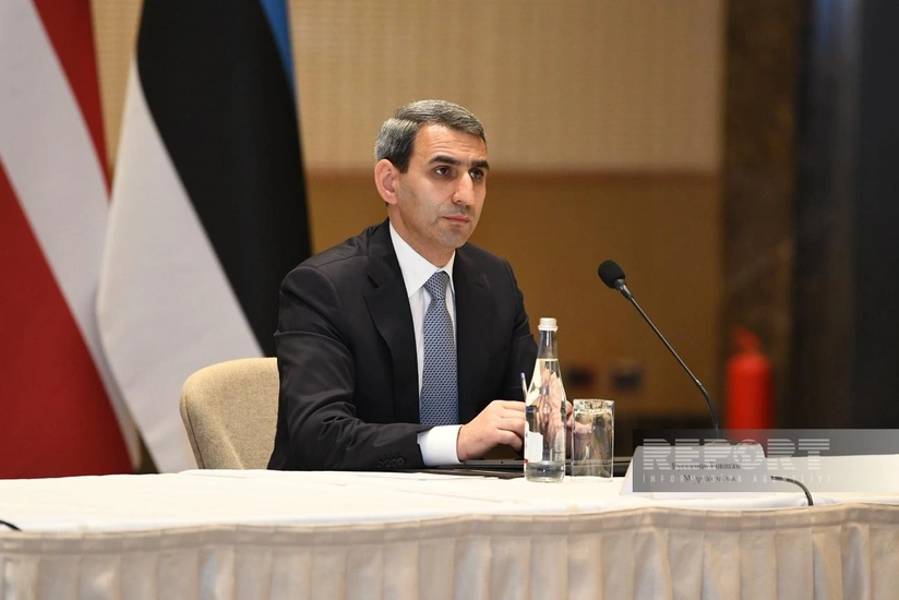 Рустамов: Азербайджан укрепляет позиции в качестве стратегического транспортного узла