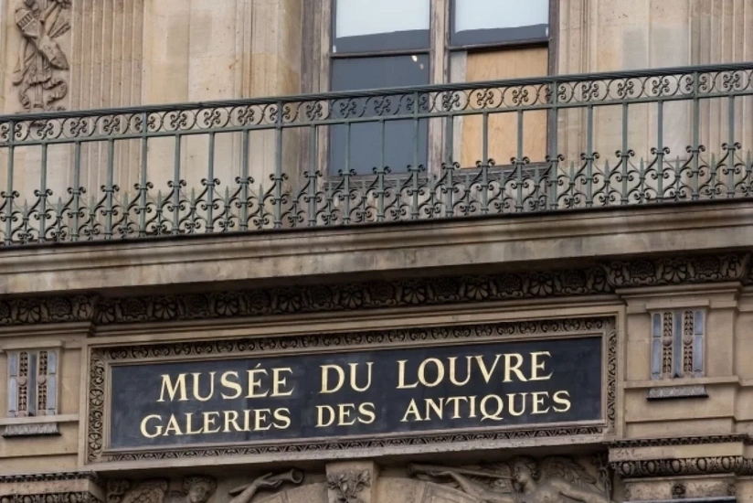 Подозреваемому в ограблении Лувра предложили €15 тыс. за кражу