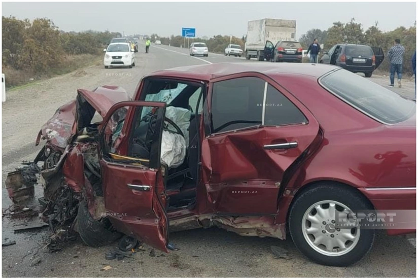 İmişlidə üç avtomobil toqquşub, xəsarət alanlar var