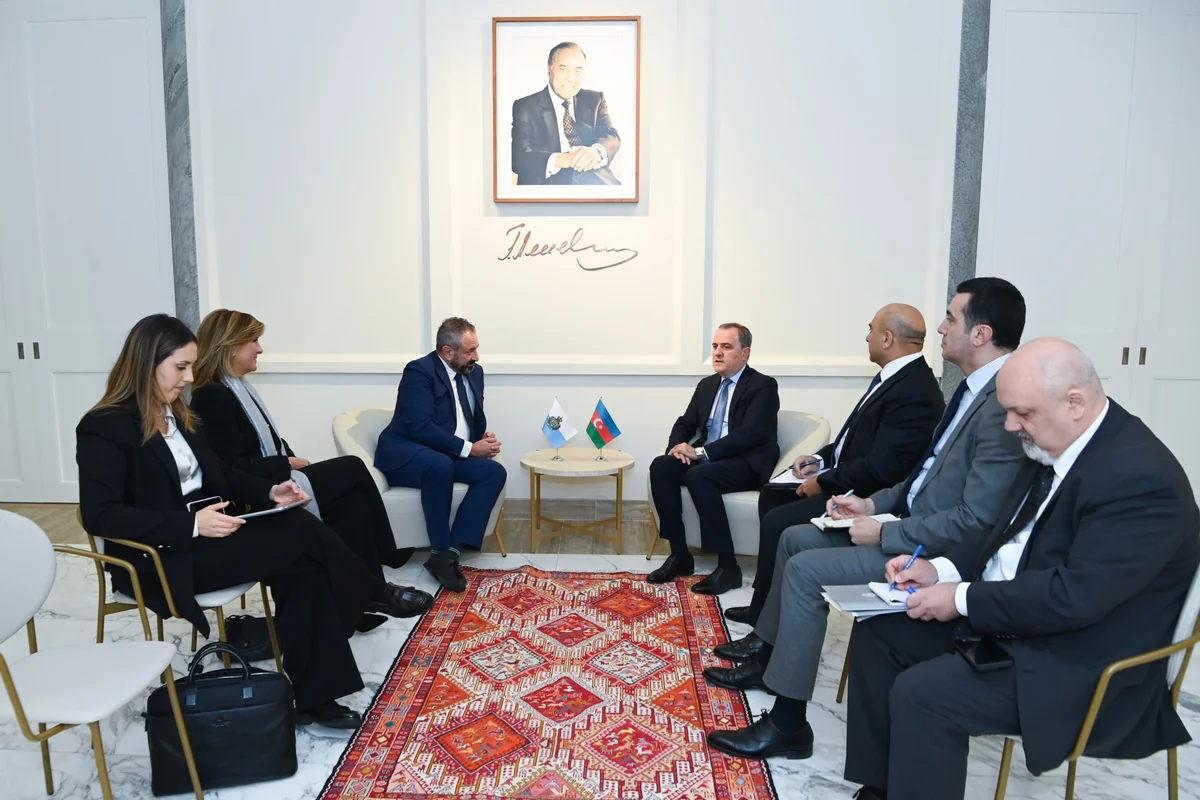 Azerbaijani, San Marino FMs mull cooperation within international organizations
