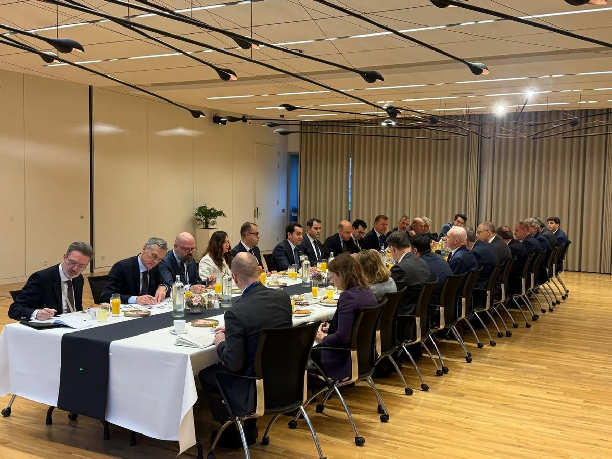 Azərbaycan Prezidentinin köməkçisi Brüsseldə NATO nümayəndələri ilə görüşüb