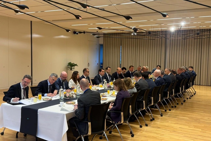 Помощник президента Азербайджана встретился с представителями НАТО в Брюсселе