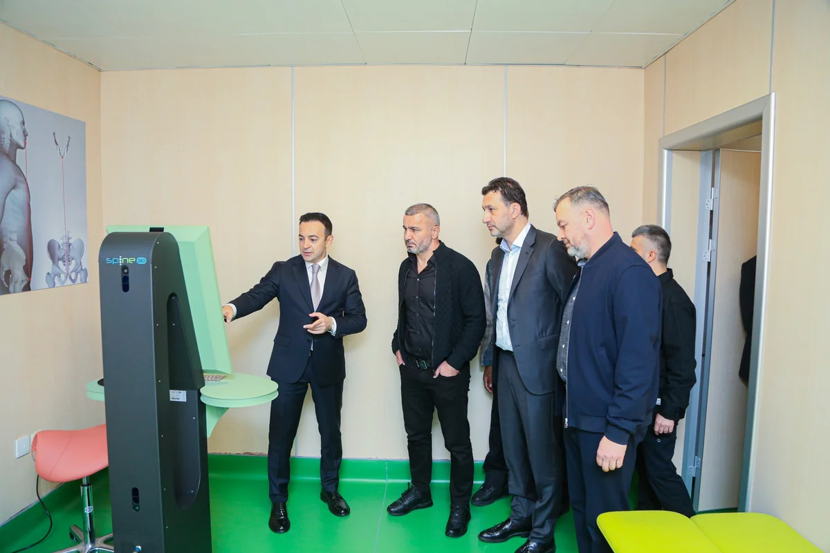Qarabağ klubunun nümayəndələri Yeni Robotik Reabilitasiya Mərkəzini ziyarət ediblər