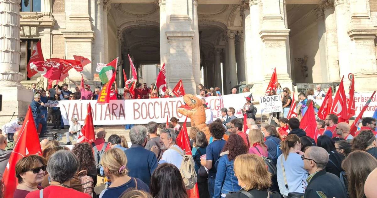 В Италии профсоюзы проводят забастовку против планов правительства по бюджету