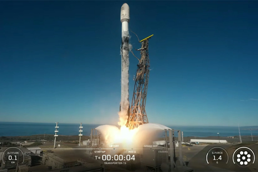 Falcon 9 raketi Transporter-15 missiyası çərçivəsində 140 peyklə birlikdə orbitə buraxılıb
