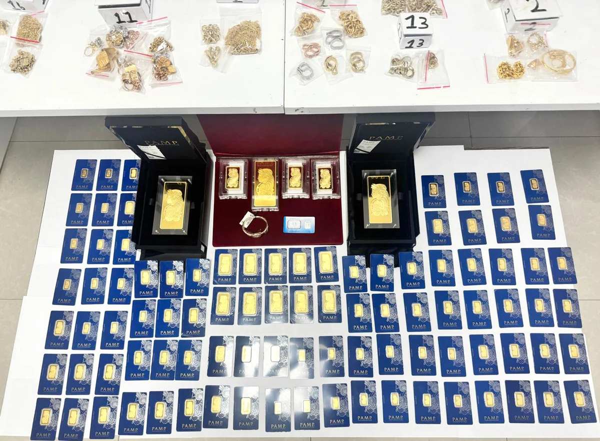 Azərbaycana qanunsuz 11 kiloqrama yaxın qızıl gətirilməsinin qarşısı alınıb