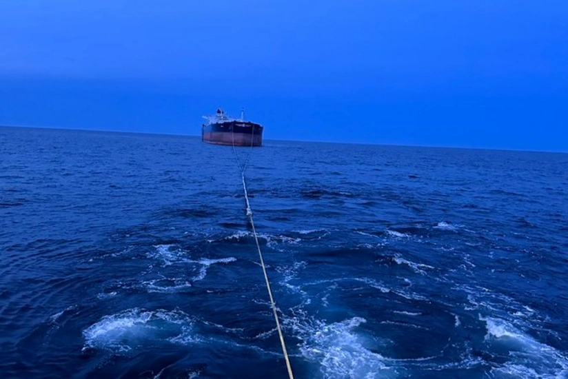 Турция начала буксировку пострадавшего от взрыва судна VİRAT