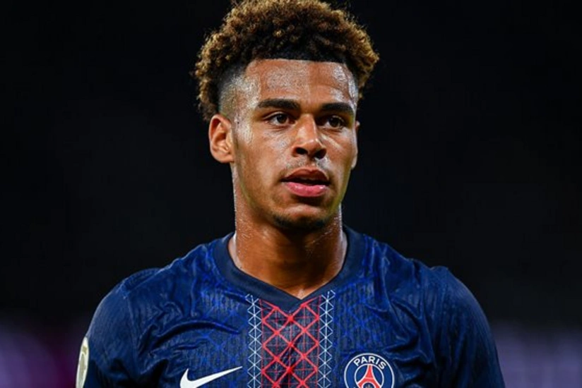 PSJ futbolçusunun müqaviləsinin müddətini uzadır, maaşını artırır