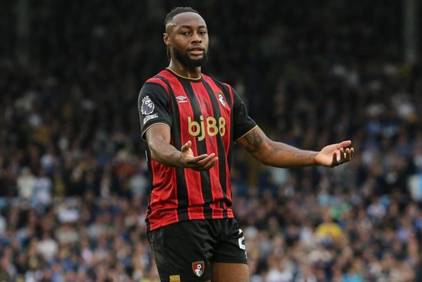 Mançester Siti İngiltərə klubunun futbolçusu üçün 74 milyon avro ödəməyə hazırdır