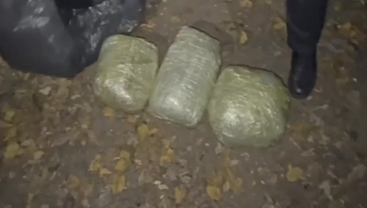 Bakıda narkokuryerlikdə şübhəli bilinən şəxsdə 13 kiloqram narkotik aşkarlanıb