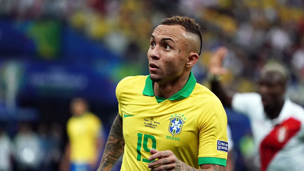 Beşiktaş Braziliya millisində çıxış etmiş futbolçunu heyətinə qatmaq istəyir