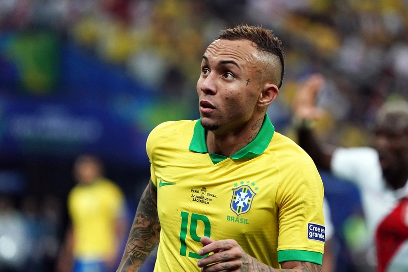 Beşiktaş Braziliya millisində çıxış etmiş futbolçunu heyətinə qatmaq istəyir