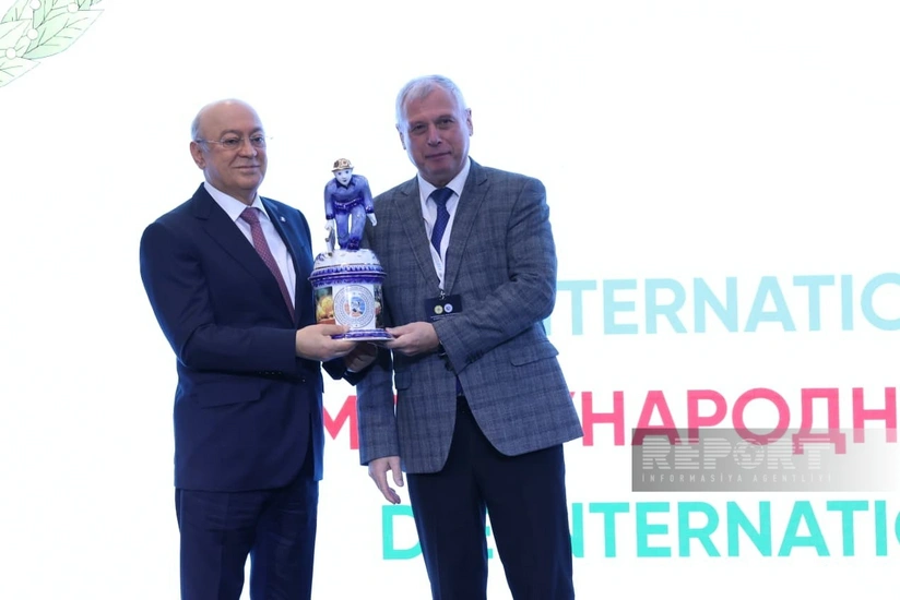 Kəmaləddin Heydərov Beynəlxalq əməkdaşlığa verdiyi töhfəyə görə medalı ilə təltif edilib