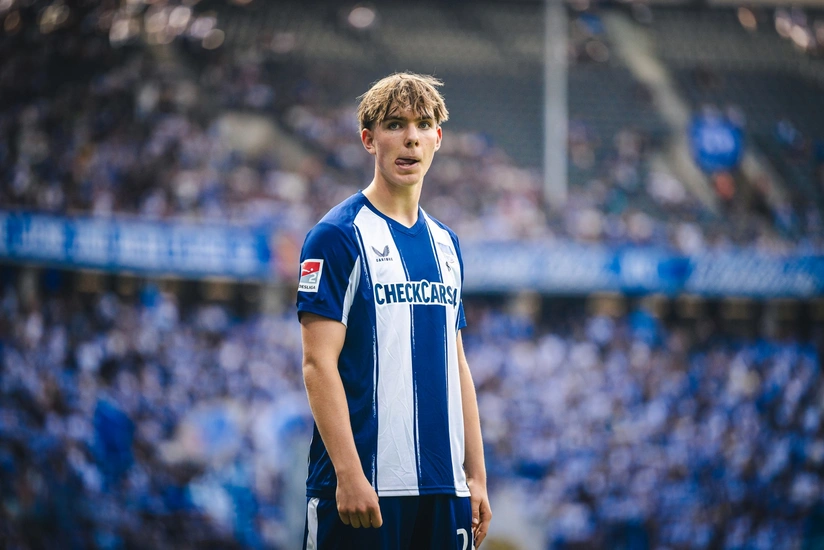 Almaniya klubunun 16 yaşlı futbolçusu Cud Bellinqemin rekordunu qırıb