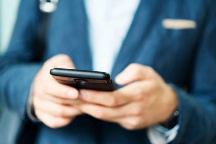 Azərbaycanda mobil cihazların bazar payı son beş ayda 48 % azalıb