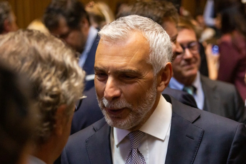 Замешанный в скандале о мошенничестве чиновник Европейской комиссии ушел на пенсию