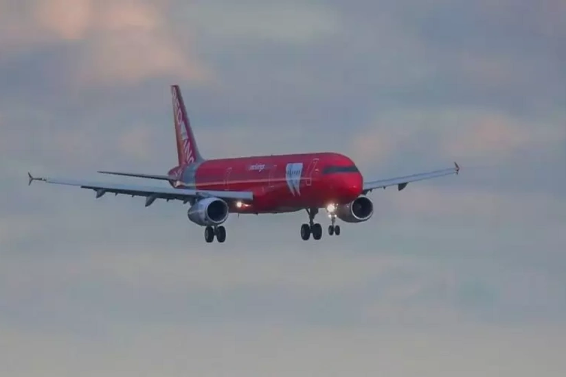 Moskva–Pxuket reysi üzrə uçan təyyarə mühərriki yandığına görə təcili eniş edib