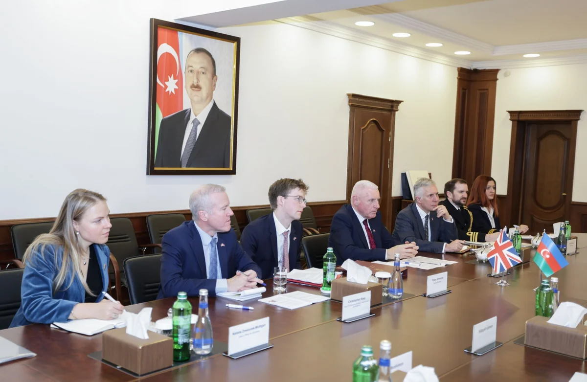 Britaniyalı nazir: Azərbaycanla müdafiə sənayesi də daxil olmaqla müxtəlif sahələrdə əməkdaşlıqda maraqlıyıq