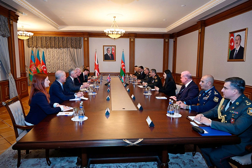 Azərbaycan və Böyük Britaniya arasında hərbi əməkdaşlıq məsələləri müzakirə edilib