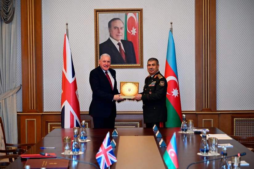 Госминистр обороны Великобритании провел в Баку ряд встреч