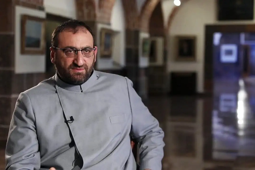 Суд в Армении арестовал архиепископа Хачатряна на два месяца