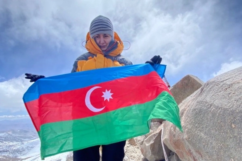 Азербайджанская альпинистка покорила высочайшую вершину Антарктиды