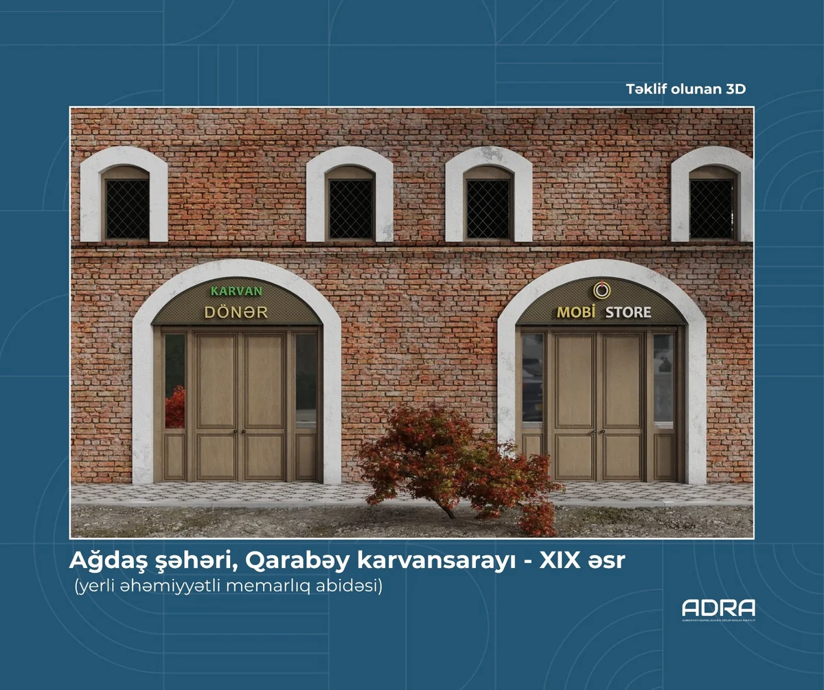 XIX əsrə aid Qarabəy karvansarayının fasadındakı reklamlar sökülüb