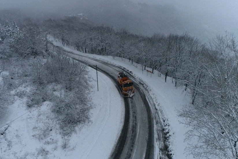 Azerbaijan's emergency services rescue tourist stranded in snowbound Khinalig area