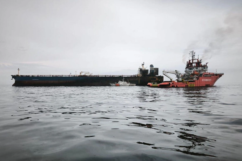 Эвакуация экипажа поврежденного танкера в Болгарии завершена