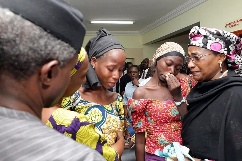 Nigeriyada qaçırılan 100 məktəbli terrorçuların əlindən azad edilib