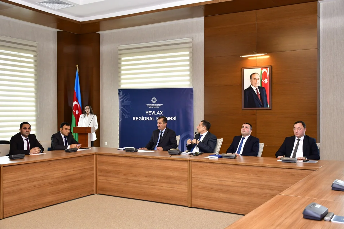 Ağdaşda dini məzhəbçilik meyillərinin milli birliyə təsiri müzakirə olunub