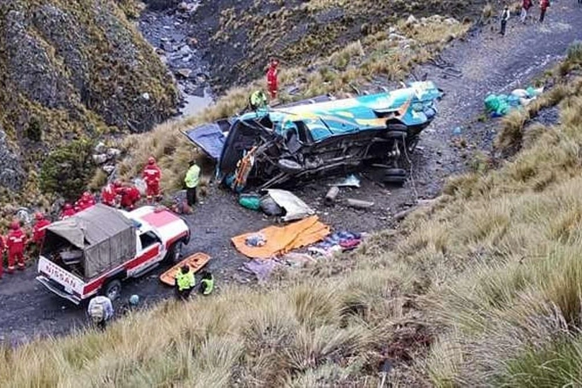 В Боливии восемь человек погибли в ДТП с автобусом