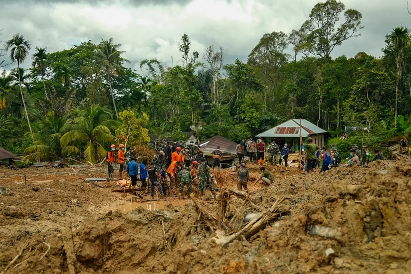 İndoneziyada təbii fəlakətin qurbanlarının sayı 964 nəfərə çatıb
