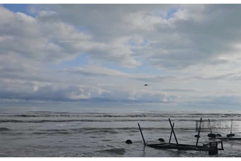 Вертолет МЧС задействован в поисках пропавших в Каспийском море рыбаков