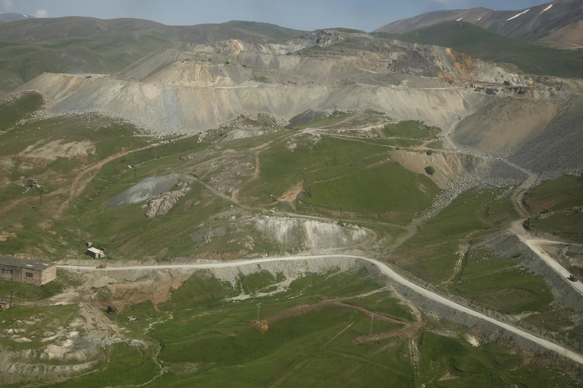 Azerbaijan and Armenia conduct joint review at Zod gold mine border area