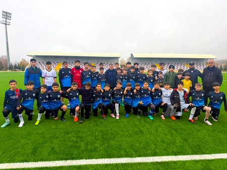 Azərbaycan millisinin baş məşqçisi Ağsuda səfərdə olub