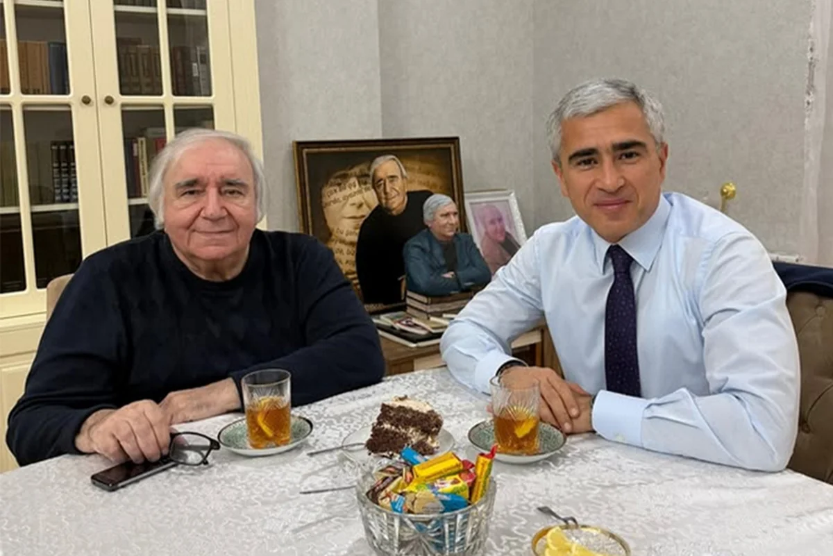 Anar Ələkbərov Xalq şairi Ramiz Rövşənin evində qonaq olub