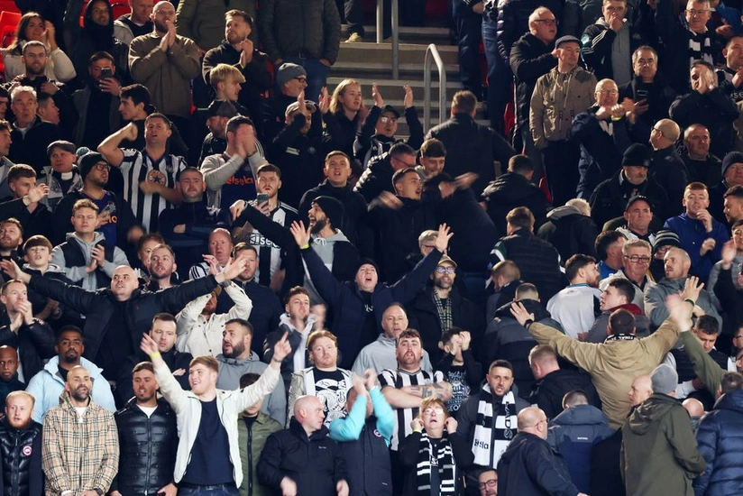 İngiltərə klubunun azarkeşləri məğlub olduqları görüşdən sonra barı dağıdıblar