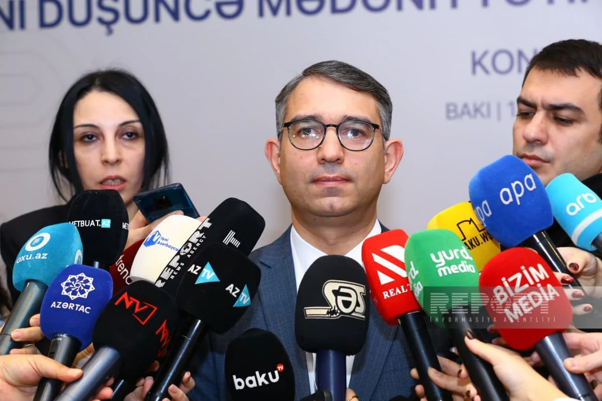 Sədr müavini: Təhsil müəssisələrində şəriətlə bağlı məsələlərdən söhbət gedə bilməz