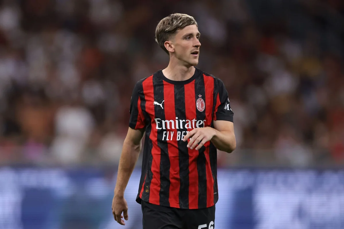 Alexis Saelemaekers signs new Milan contract until 2031