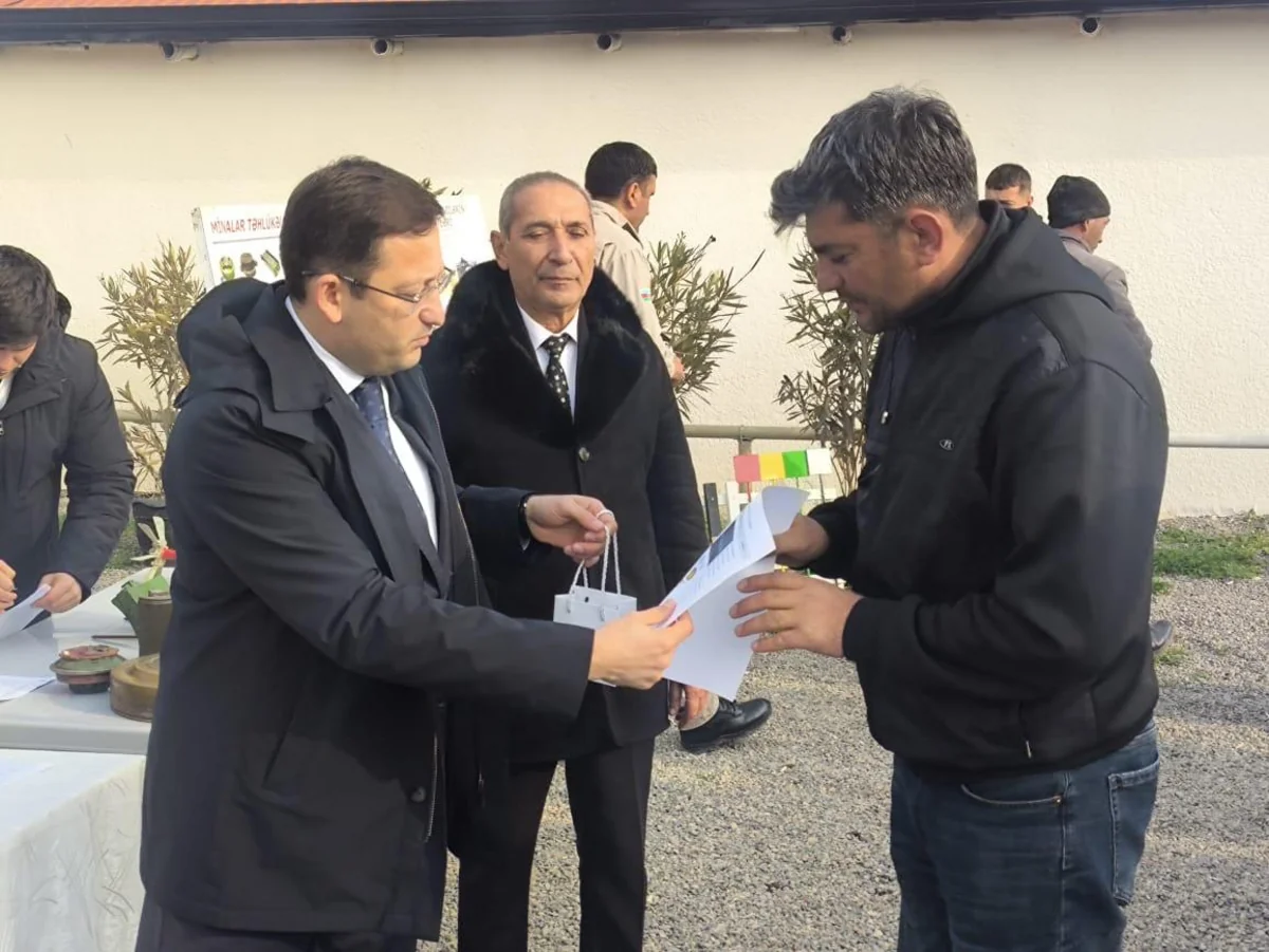 Xocavəndin Sos kəndinə köçürülən 21 ailəyə mənzillərin açarları təqdim edilib - YENİLƏNİB-2