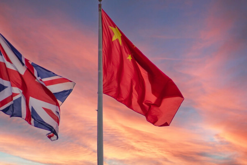 Посольство Китая осудило вмешательство Британии во внутренние дела Гонконга