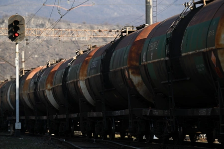 First train delivering Azerbaijani fuel to Armenia reaches destination