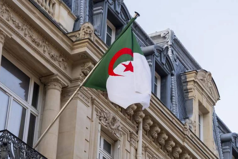 Алжир обсуждает признание французской колонизации преступной
