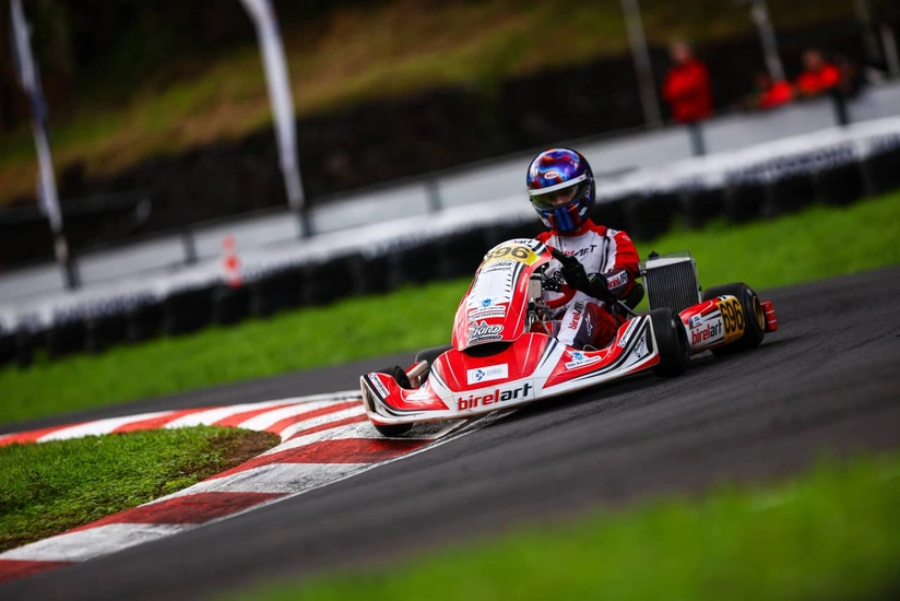 Azərbaycanın gənc pilotu mövsümün son yarışını uğurla başa vurub